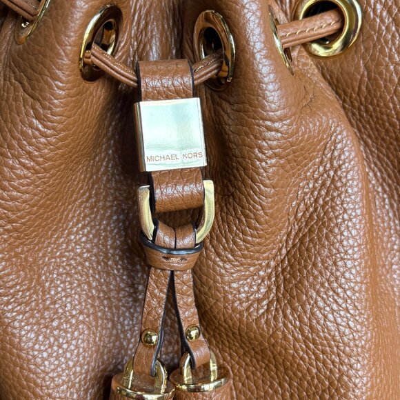 Michael Kors Camden Pebbled Leather drawstring purse with Tassel - Picture 4 of 6